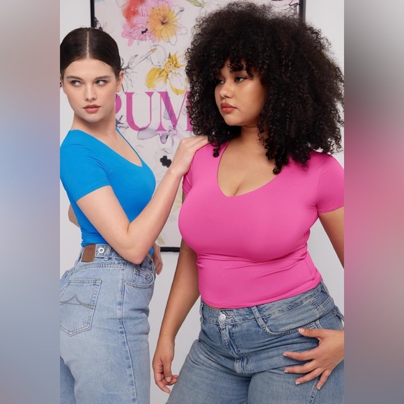 SOLD🆕 NWT PUMIEY Blue V-Neck Slim Fit Tee | Size XL - Picture 3 of 8